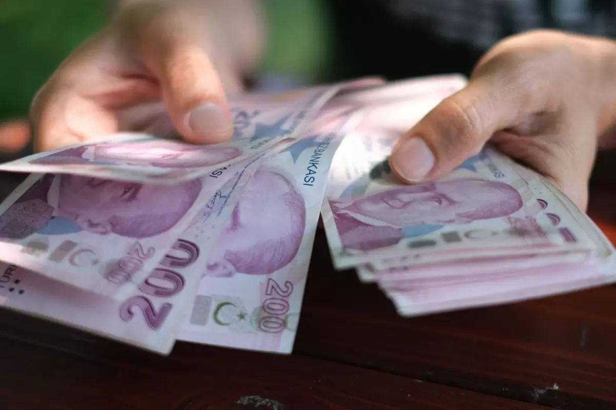 Ocak Ayında Kamu Çalışanlarına Yeni Ücret Düzeni Geliyor